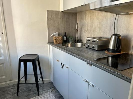 Stockholm Loft Haven 3 Beds In A 1- Bedroom Gem - 917 Kültér fotó